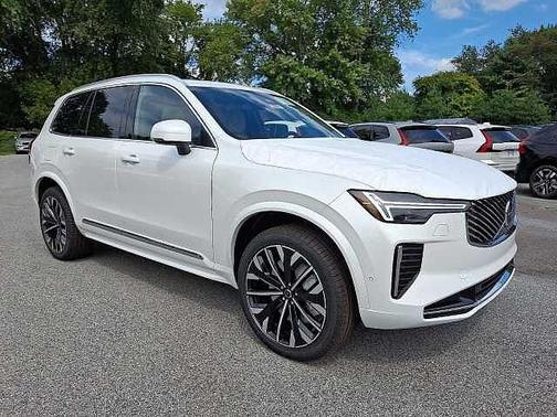 Crystal White 2026 Volvo XC90 Plus