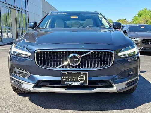 Denim Blue 2025 Volvo V90 Cross Country Ultra