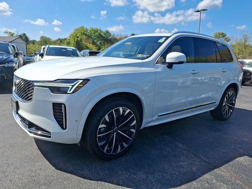 2025 Volvo XC90 B6 AWD Plus 7-Passengers