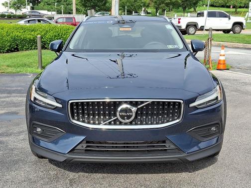 2024 Volvo V60 Cross Country B5 AWD Plus