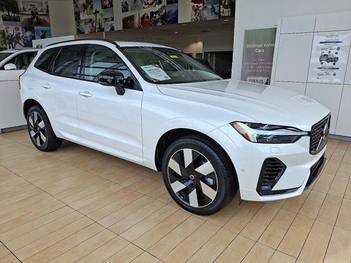 2025 Volvo XC60 Plug-In Hybrid T8 Plus