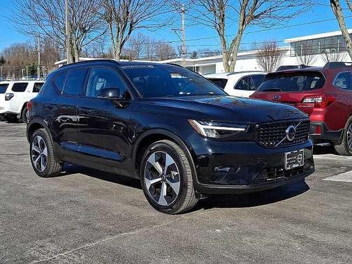 2025 Volvo XC40 Plus