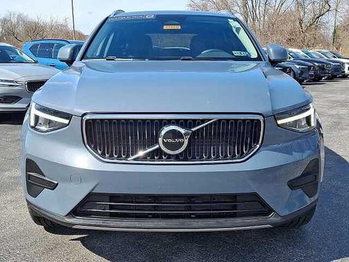 2023 Volvo XC40 Core