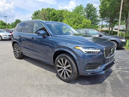 2023 Volvo XC90 B5 AWD Core 7-Passengers