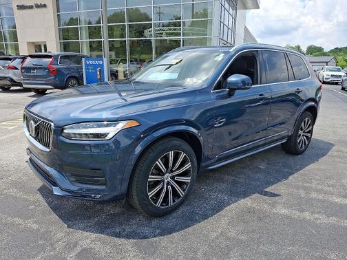 2023 Volvo XC90 B5 AWD Core 7-Passengers
