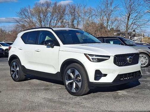 2023 Volvo XC40 Plus
