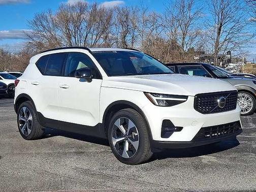 2023 Volvo XC40 Plus