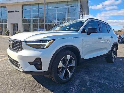 2023 Volvo XC40 Plus