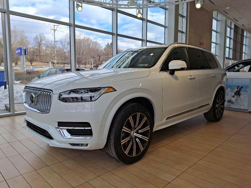2025 Volvo XC90 B6 Plus 7-Seater