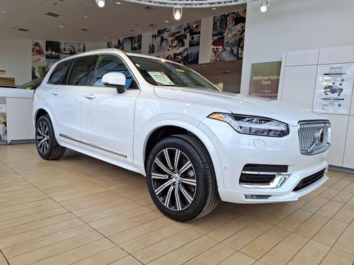 2025 Volvo XC90 B6 Plus 7-Seater