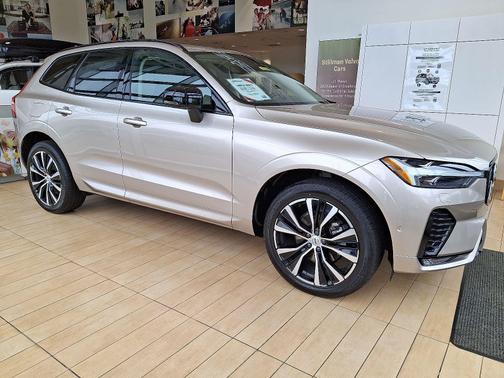 2025 Volvo XC60 B5 Plus