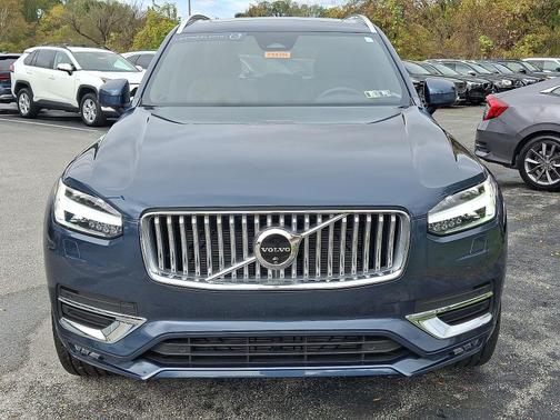 2024 Volvo XC90 B5 AWD Plus Bright Theme 7-Passengers