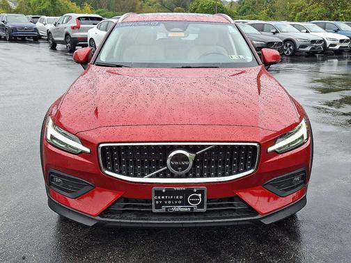 2024 Volvo V60 Cross Country B5 AWD Plus