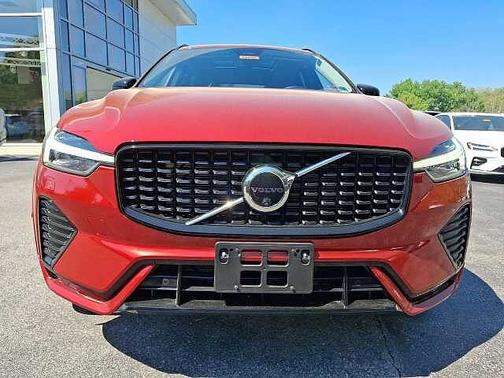 Fusion Red 2025 Volvo XC60 Ultra