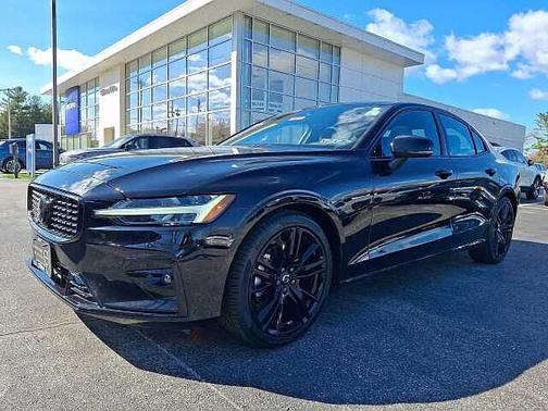 Onyx Black 2024 Volvo S60 Plus