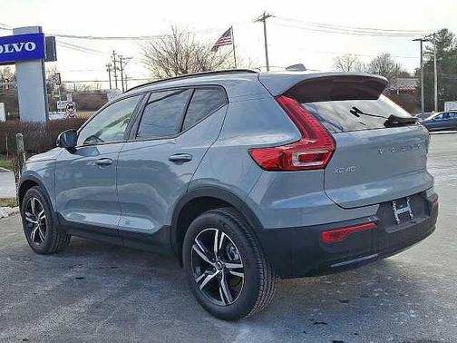 Vapour Grey 2026 Volvo XC40 Core