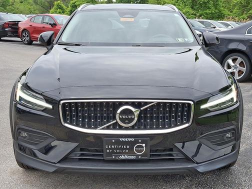 2023 Volvo V60 Cross Country B5 AWD Ultimate