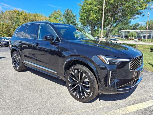 2025 Volvo XC90 B6 AWD Plus 7-Passengers