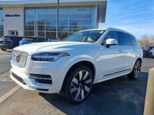 2023 Volvo XC90 Ultimate Bright Theme