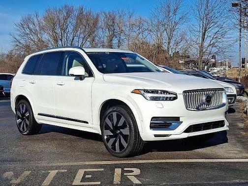 2023 Volvo XC90 Ultimate Bright Theme