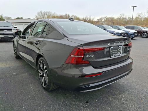 2025 Volvo S60 B5 FWD Plus