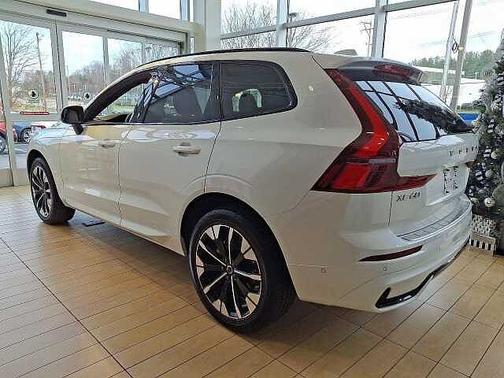 2026 Volvo XC60 Plus