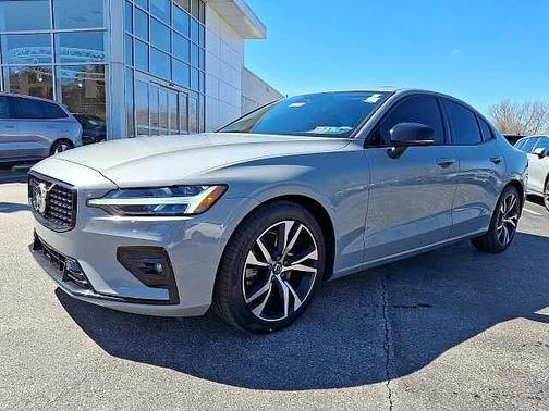 Vapour Grey 2025 Volvo S60 Plus