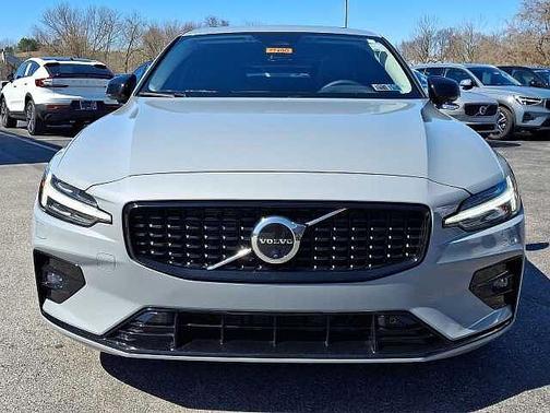 Vapour Grey 2025 Volvo S60 Plus