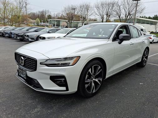 2025 Volvo S60 B5 FWD Core