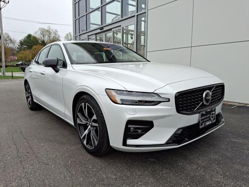 2025 Volvo S60 B5 FWD Core