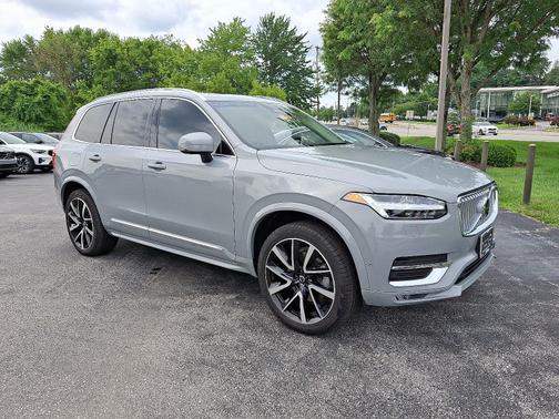 2024 Volvo XC90 B6 AWD Plus Bright Theme 7-Passengers