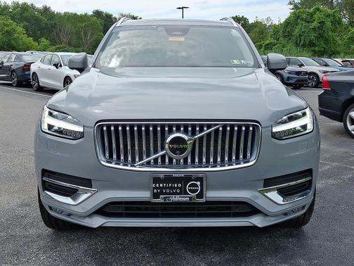 2024 Volvo XC90 B6 AWD Plus Bright Theme 7-Passengers