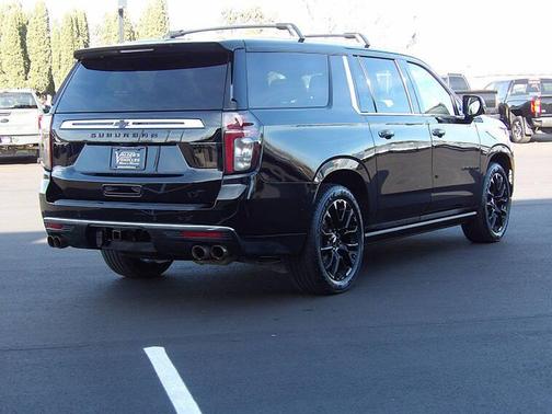 2022 Chevrolet Suburban 4WD High Country