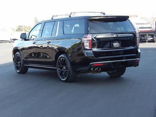 2022 Chevrolet Suburban 4WD High Country