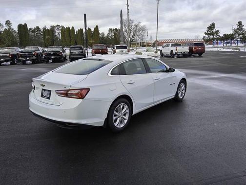 2022 Chevrolet Malibu FWD LT