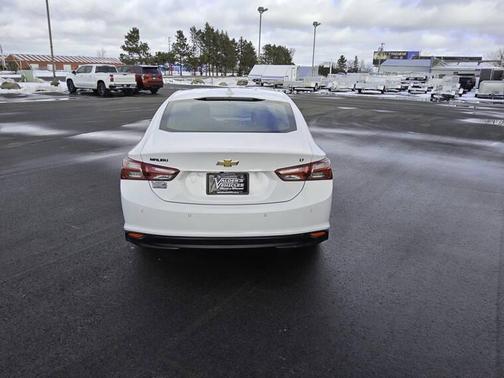 2022 Chevrolet Malibu FWD LT