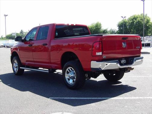 2017 RAM 2500 Tradesman Crew Cab 4x4 6'4' Box