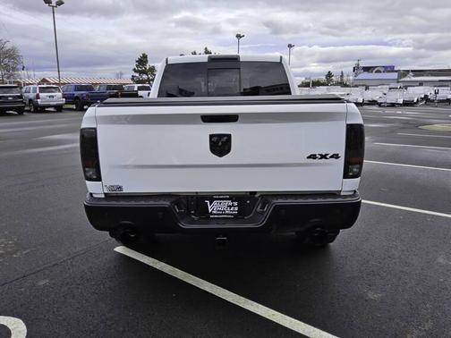 Bright White Clearcoat 2019 RAM 1500 Classic Warlock Crew Cab 4x4 5'7' Box