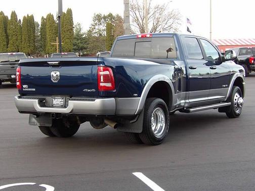 2021 RAM 3500 Laramie Crew Cab 4x4 8' Box