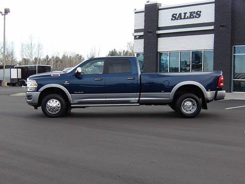 2021 RAM 3500 Laramie Crew Cab 4x4 8' Box