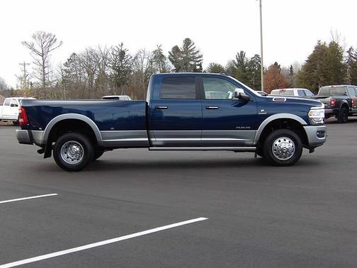 2021 RAM 3500 Laramie Crew Cab 4x4 8' Box