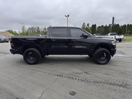 Diamond Black Crystal Pearlcoat 2019 RAM 1500 Big Horn