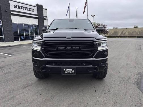 Diamond Black Crystal Pearlcoat 2019 RAM 1500 Big Horn