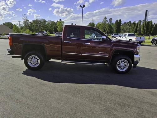 RED 2015 GMC Sierra 2500 SLT