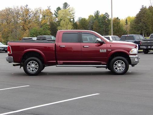 2017 RAM 3500 Laramie Crew Cab 4x4 6'4' Box