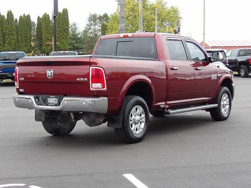 2017 RAM 3500 Laramie Crew Cab 4x4 6'4' Box