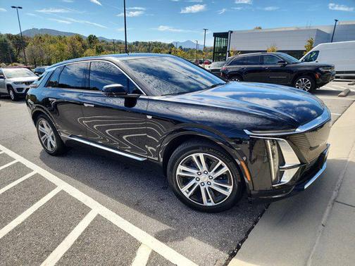 2024 Cadillac LYRIQ Tech