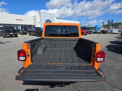 2025 Jeep Gladiator High Tide