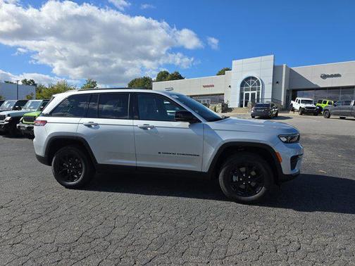 2025 Jeep Grand Cherokee Altitude