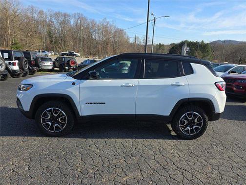 2024 Jeep Compass Trailhawk